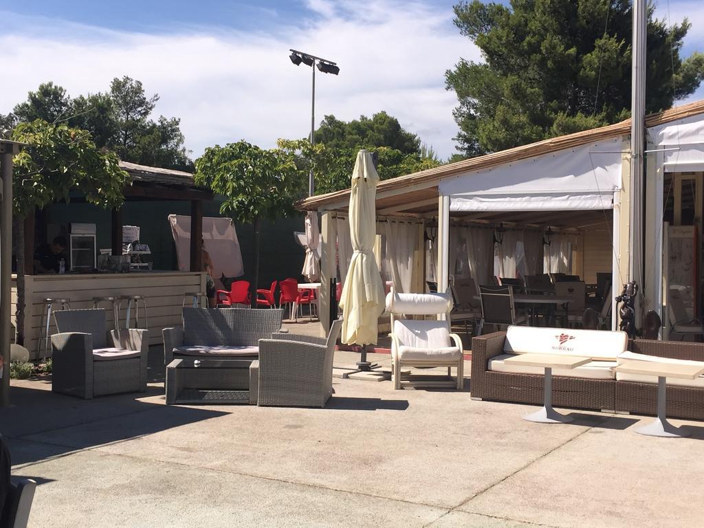 Smeralda Residenza Di Charme มาริน่า ดิ ปอร์ติสโก ห้อง รูปภาพ