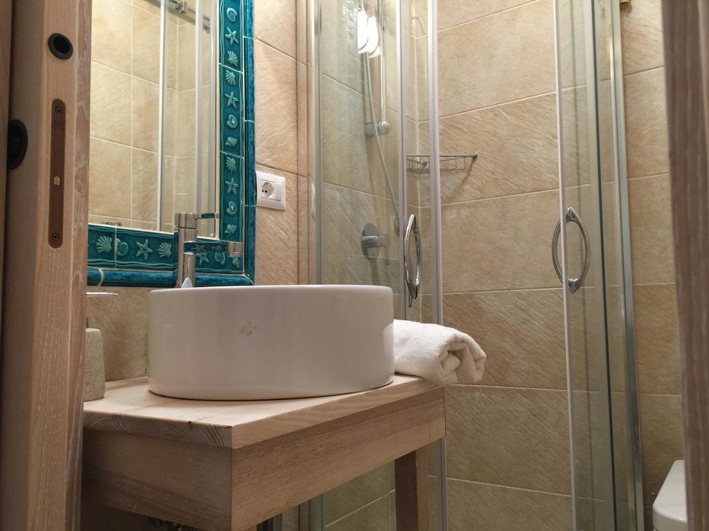 Smeralda Residenza Di Charme มาริน่า ดิ ปอร์ติสโก ห้อง รูปภาพ